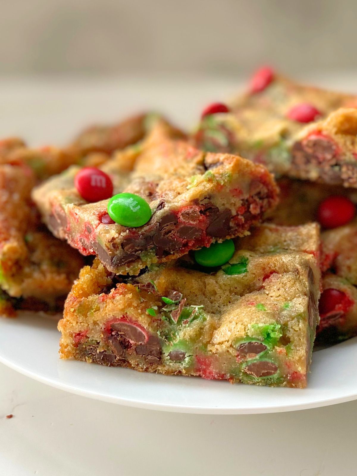 Christmas M&M cookie bars