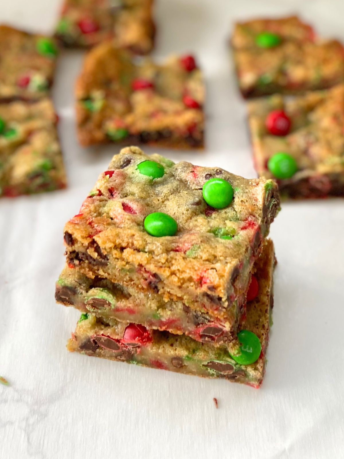 Christmas M&M cookie bars