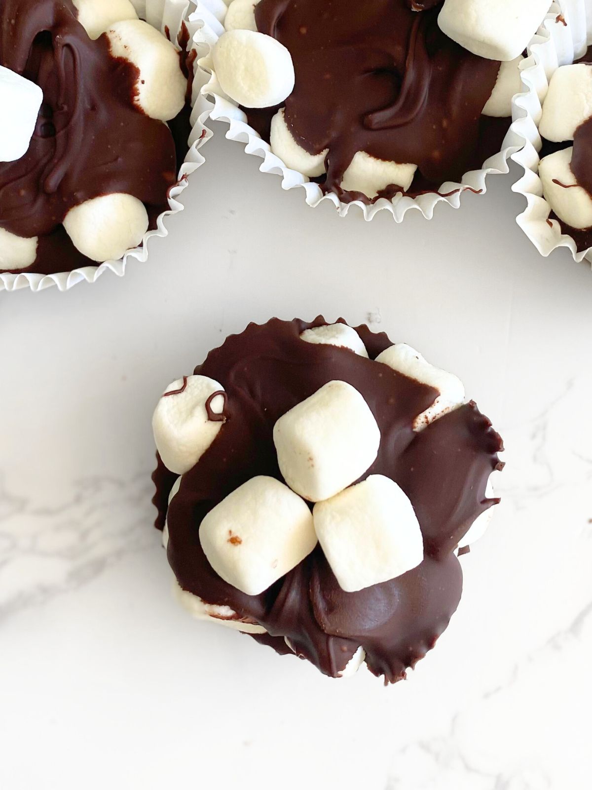 hot chocolate pucks with mini marshmallows 