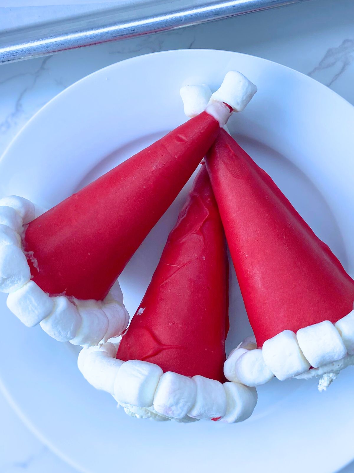santa hat cheesecake cones