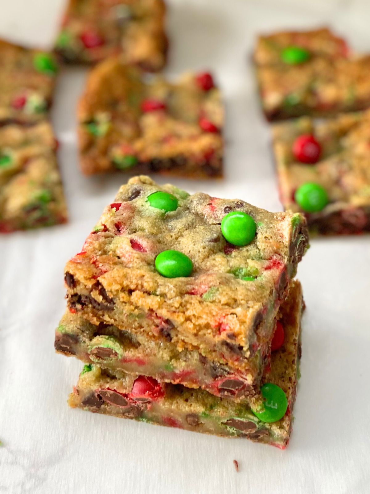 Christmas M&M cookie bars