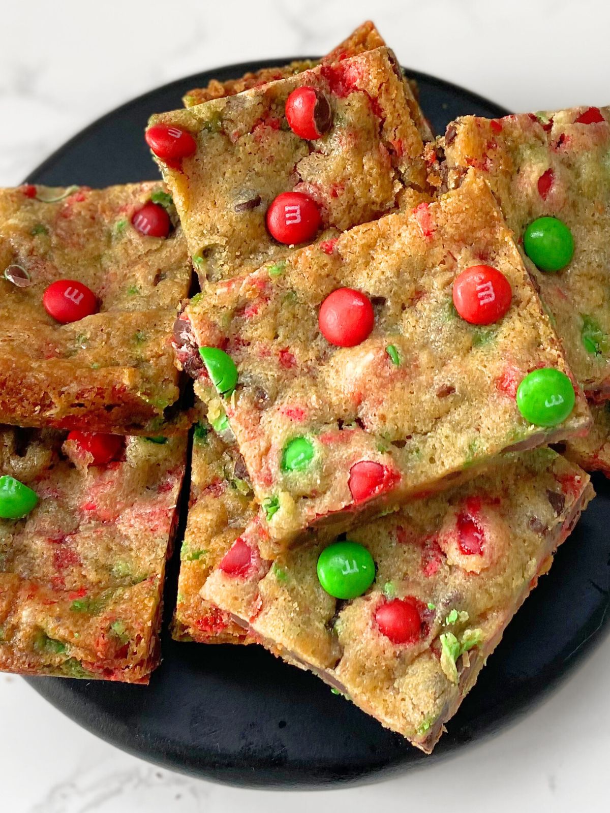Christmas M&M cookie bars