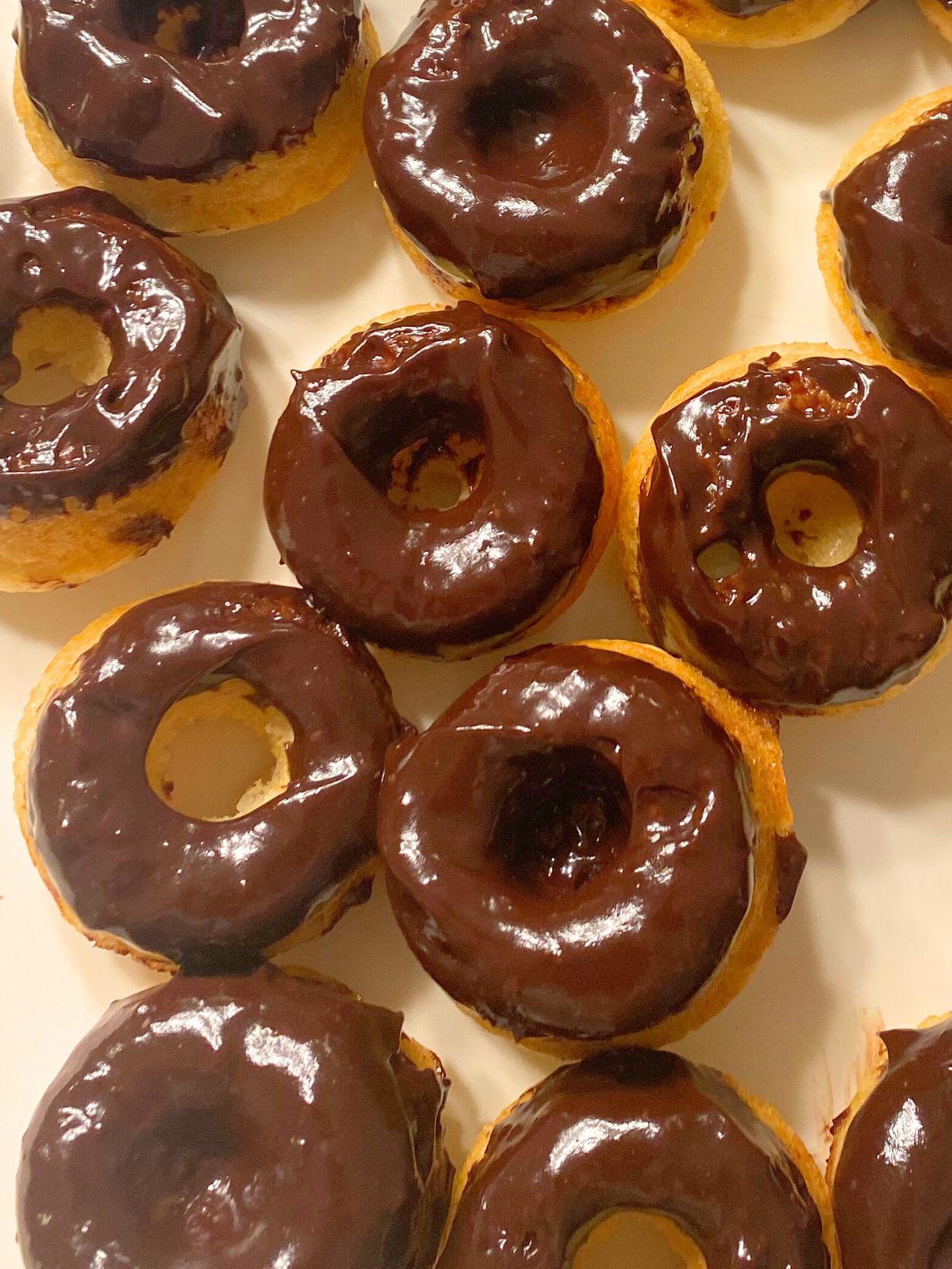 mini donuts with chocolate glaze