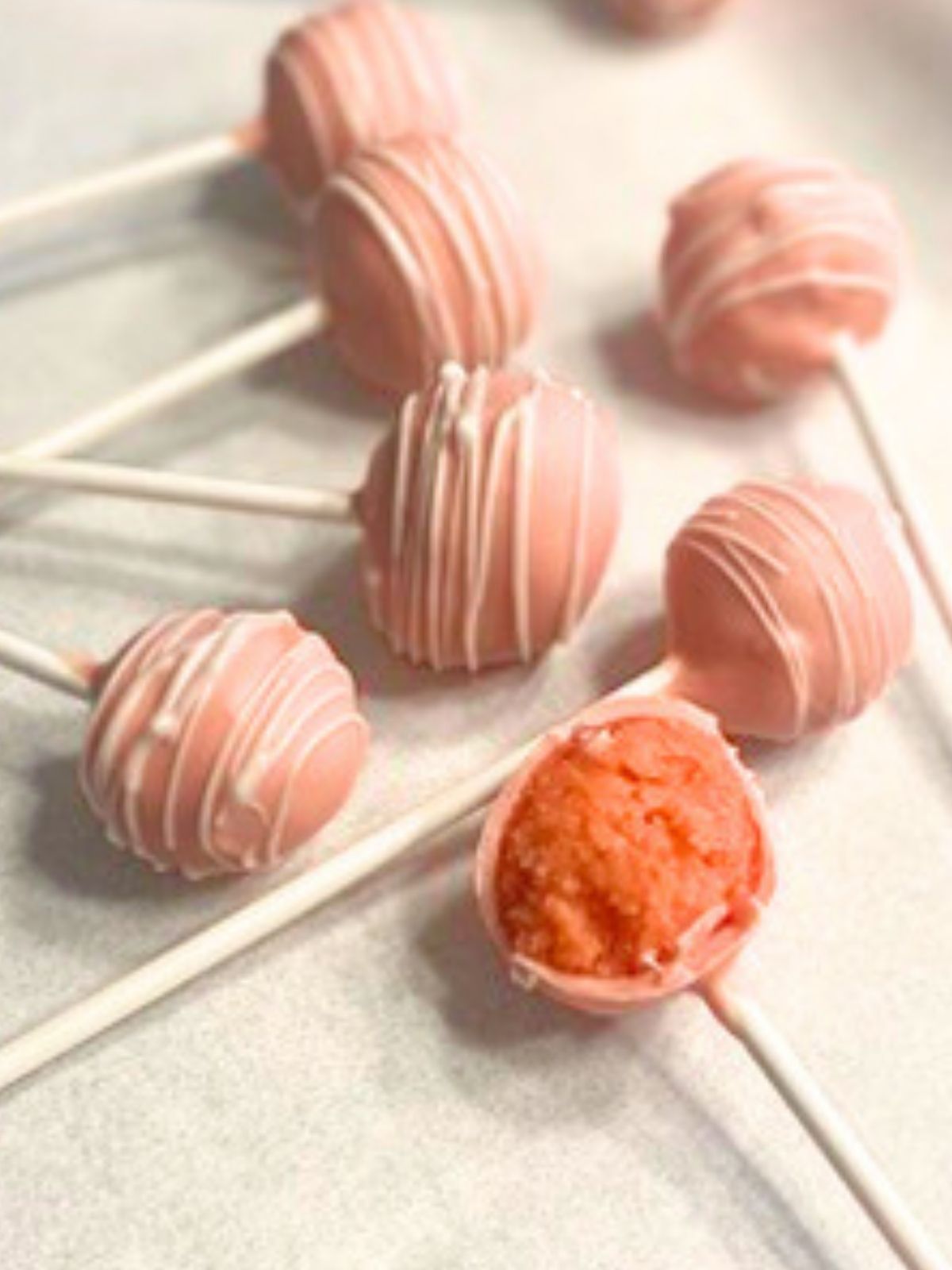 strawberry cream cheese cake pop