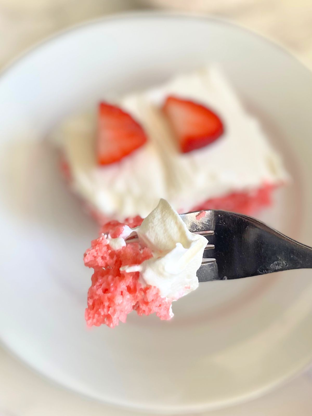 weight watchers strawberry poke cake