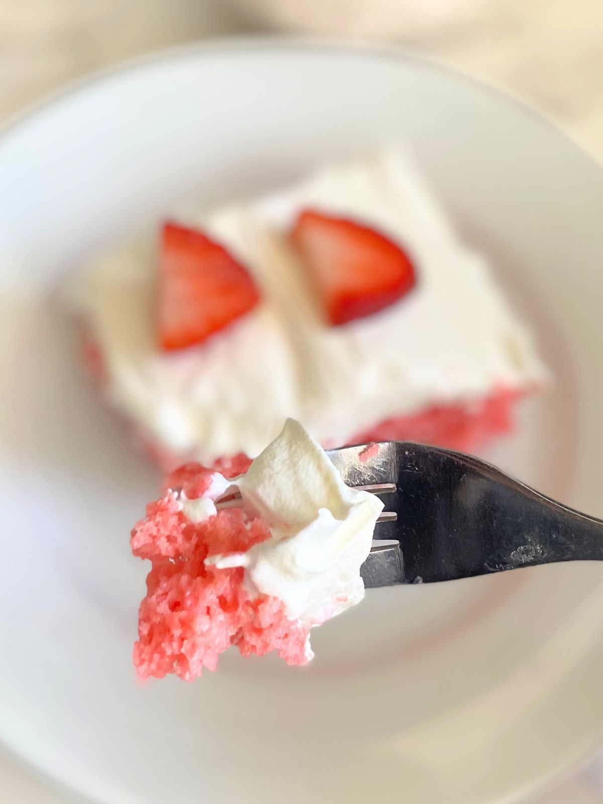 weight watchers strawberry poke cake