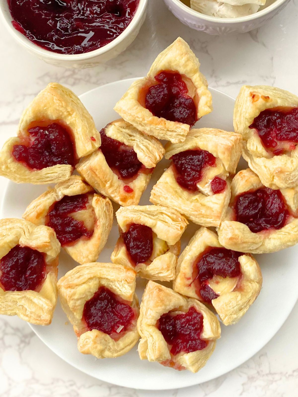 cranberry brie bites