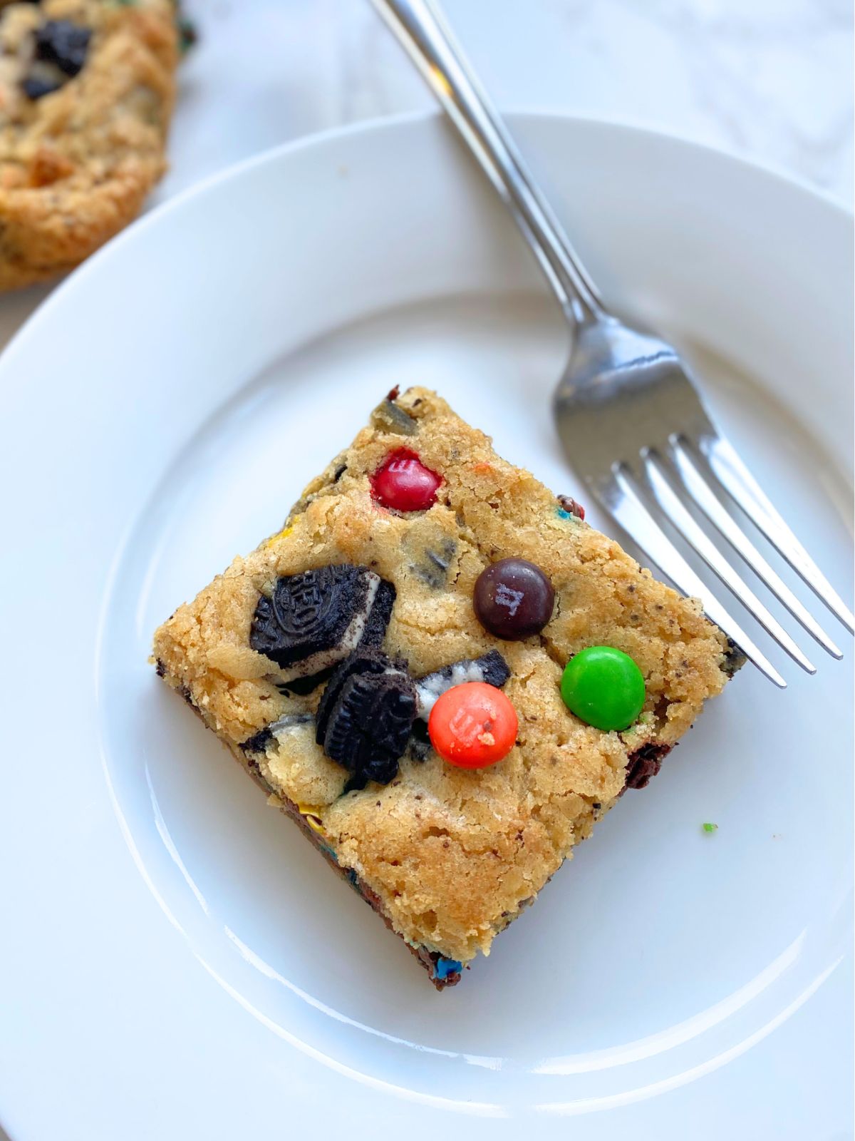 oreo M&M blondie on a plate