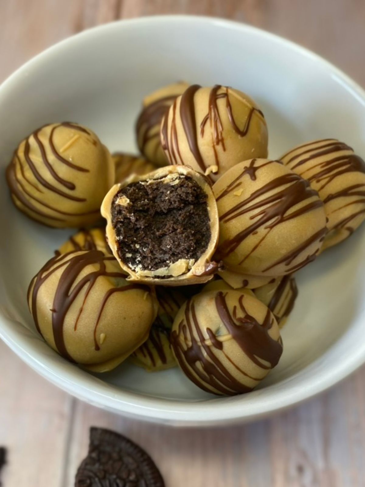peanut butter oreo balls