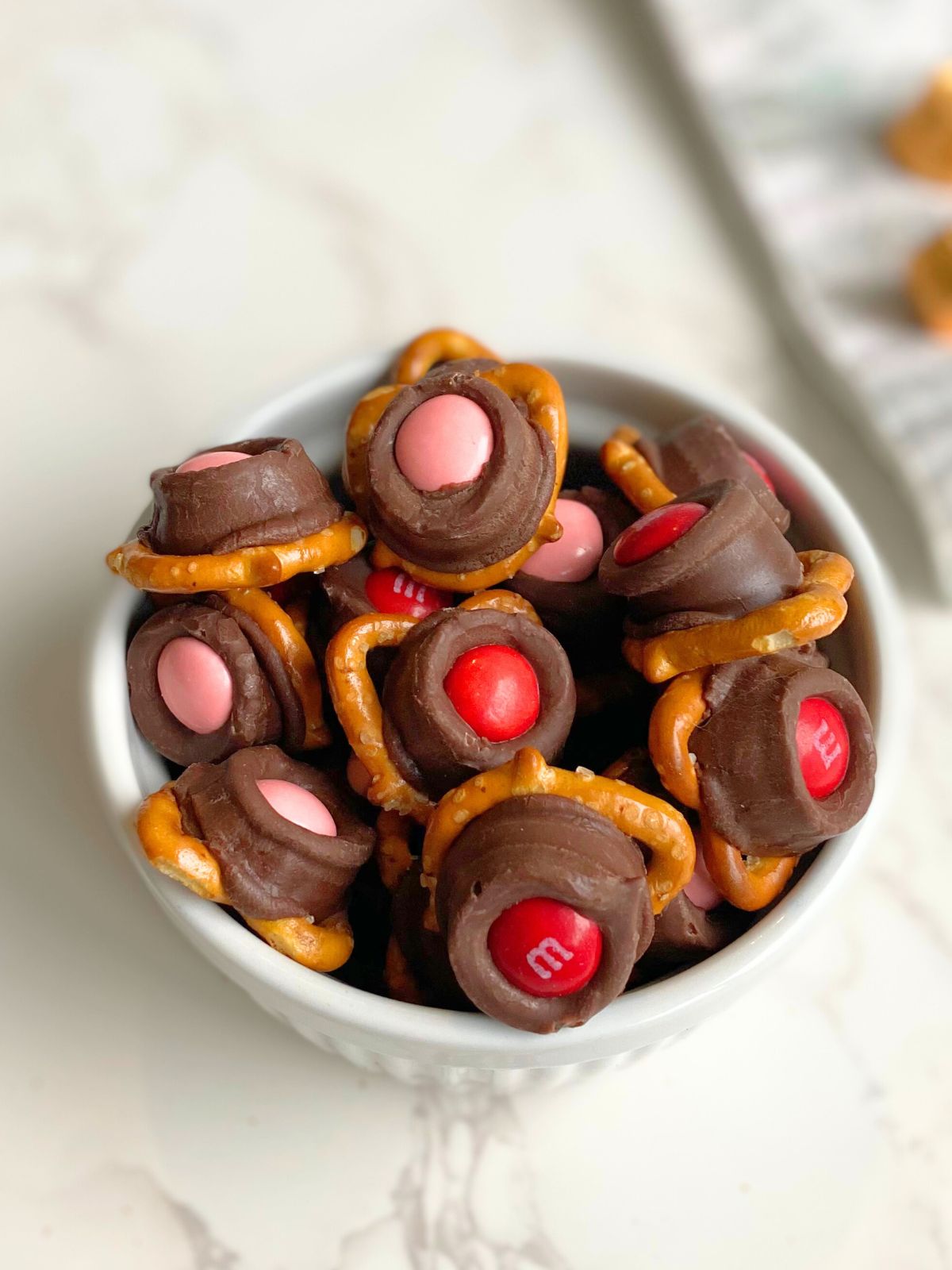 valentine's day rolo pretzels
