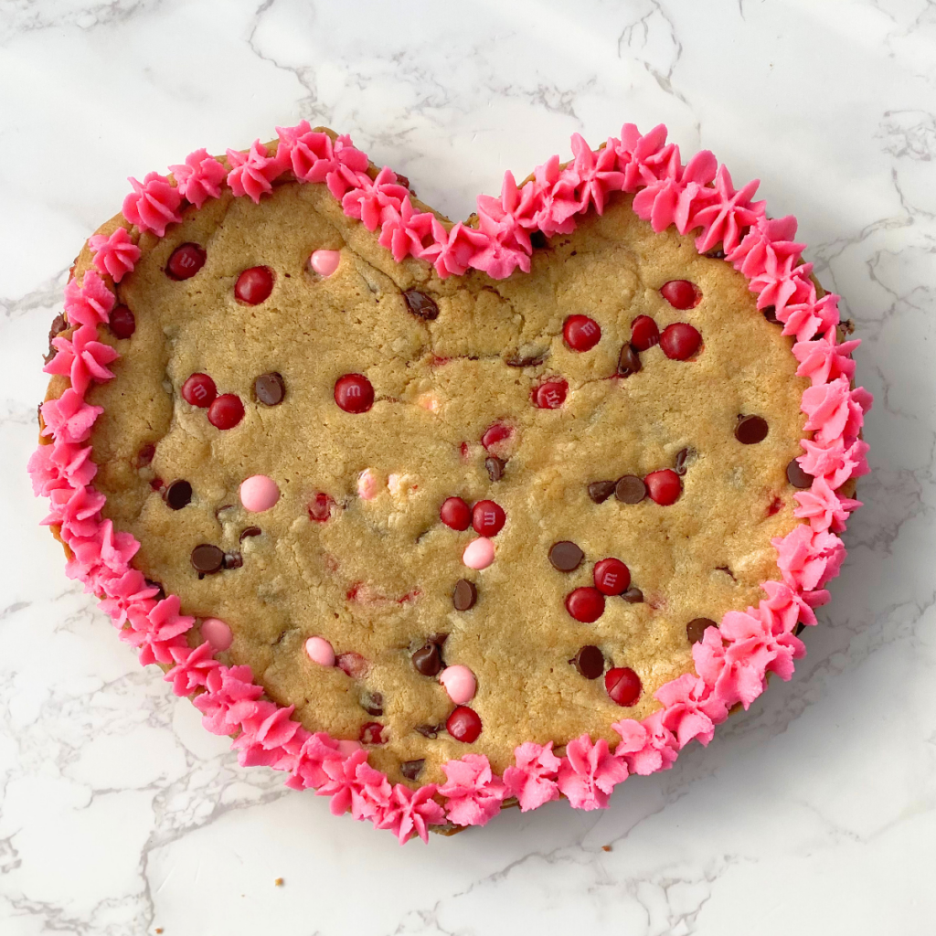 valentine heart cookie cake