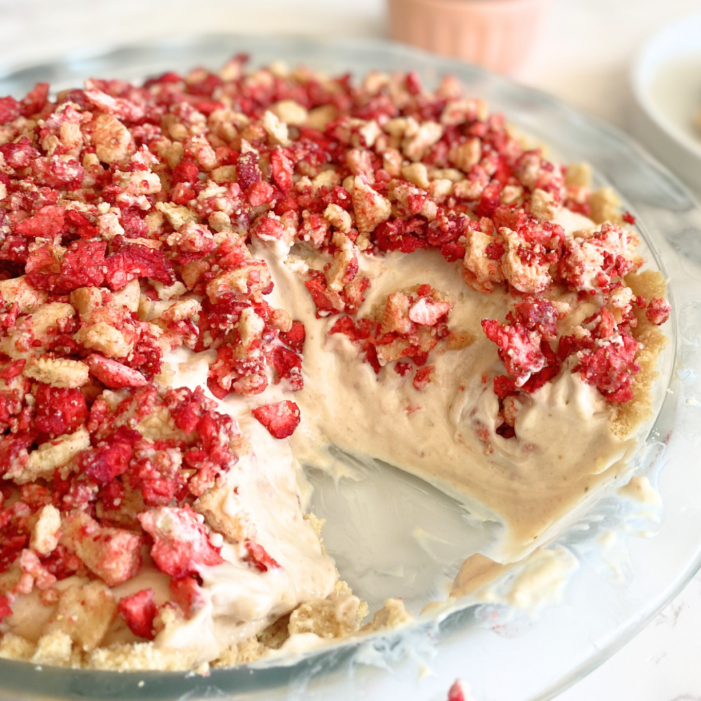 strawberry crunch pie