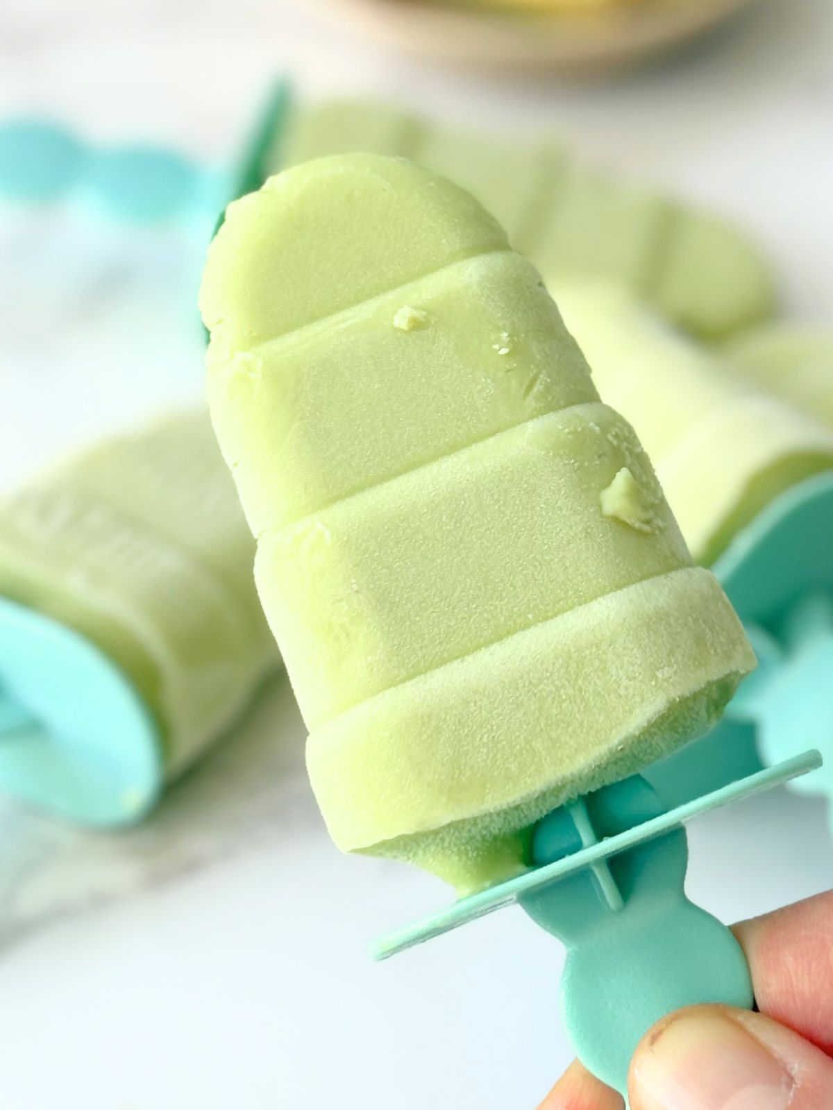creamy avocado paleta