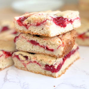 strawberry pie cookie bars
