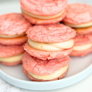 strawberry cake mix whoopie pies