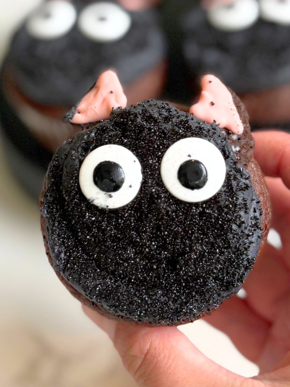 black cat cupcakes