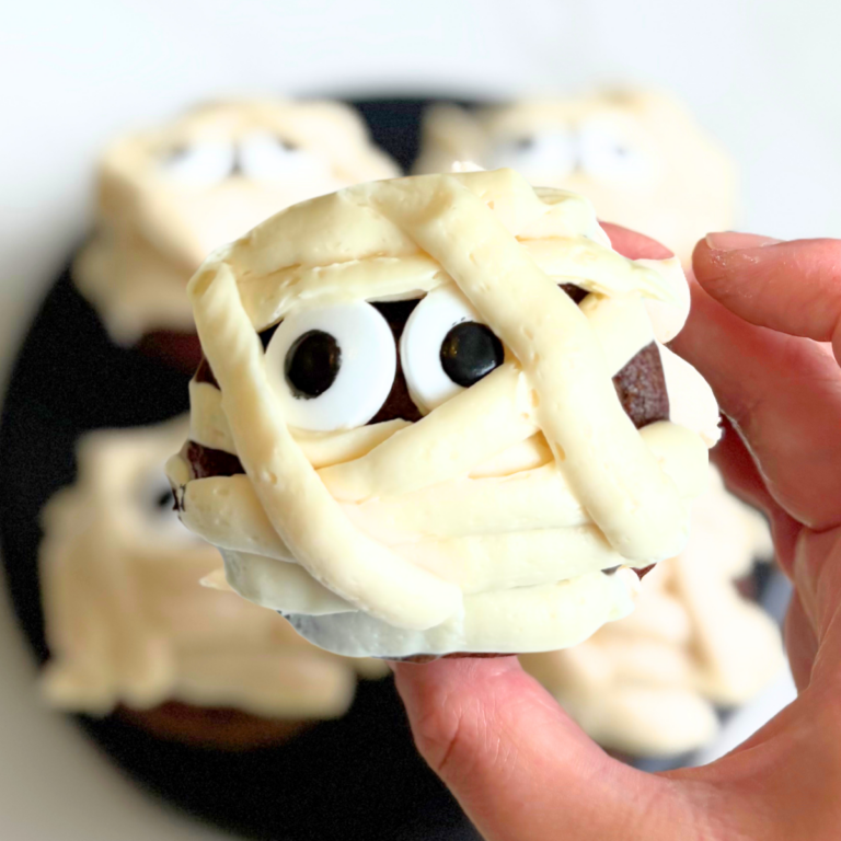 mummy cupcakes