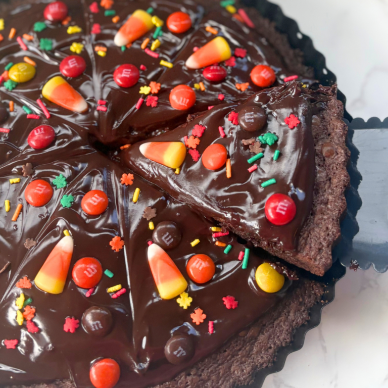 Thanksgiving brownie pizza